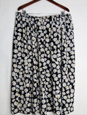 Ashley Stewart Size 1XL Black Daisy Circle Skirt Plus Size Stretch waistband